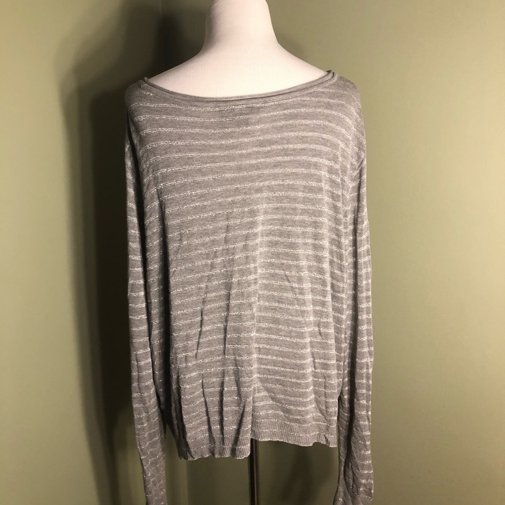 26/28 Lane Bryant sweater in grey with silver - Picture 4 of 6